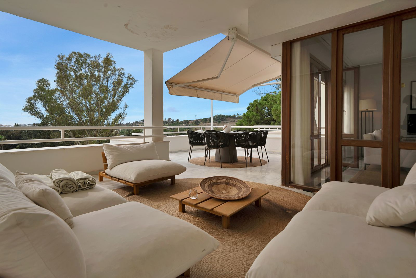 Apartment – Nueva Andalucia – Marbella – 300
