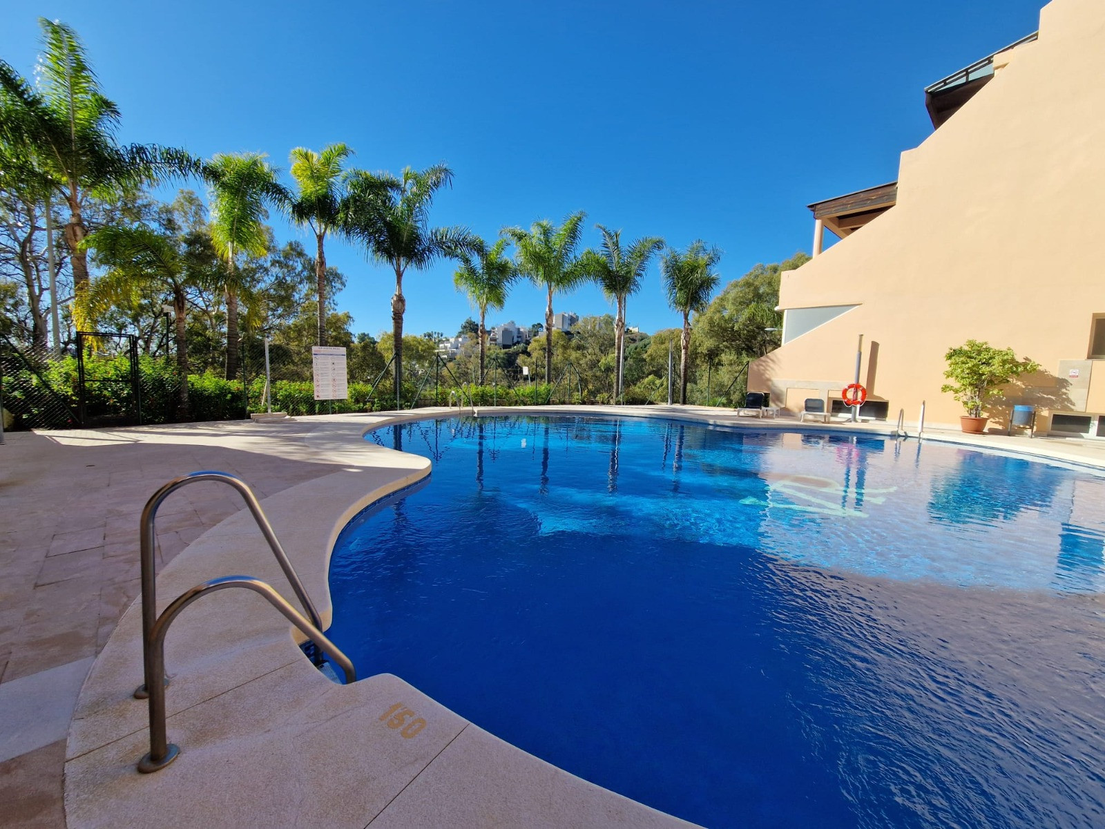 Apartment – Nueva Andalucia – Marbella – 300