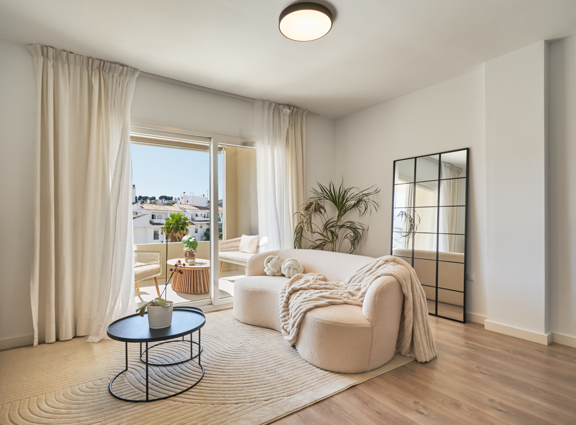 Apartment – Nueva Andalucia – Marbella – 855