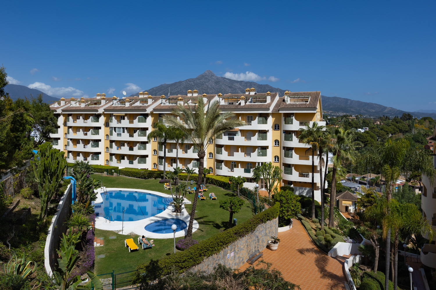 Apartment – Nueva Andalucia – Marbella – 437