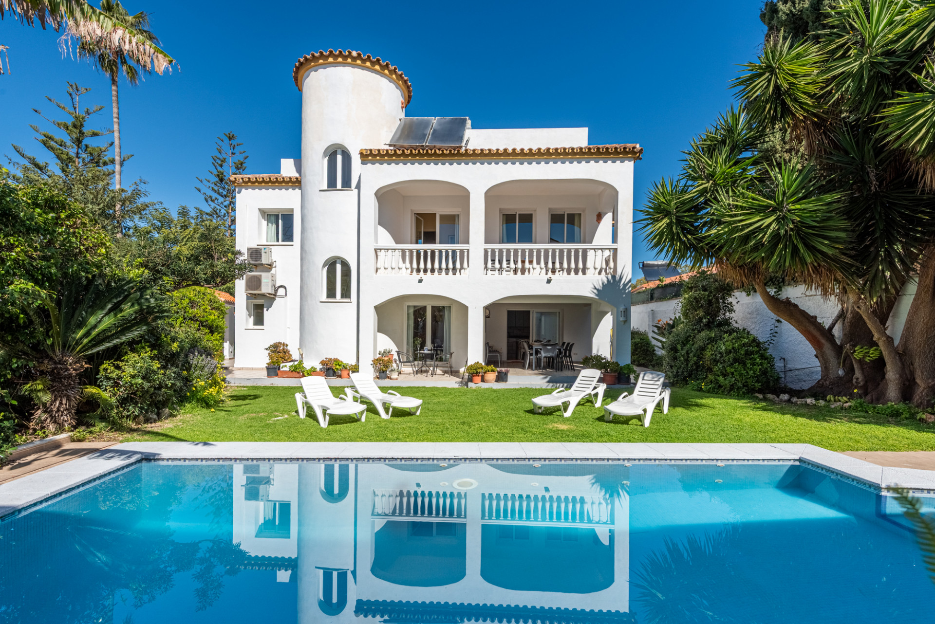 Villa – Linda Vista Baja – San Pedro de Alcantara – MEX1055