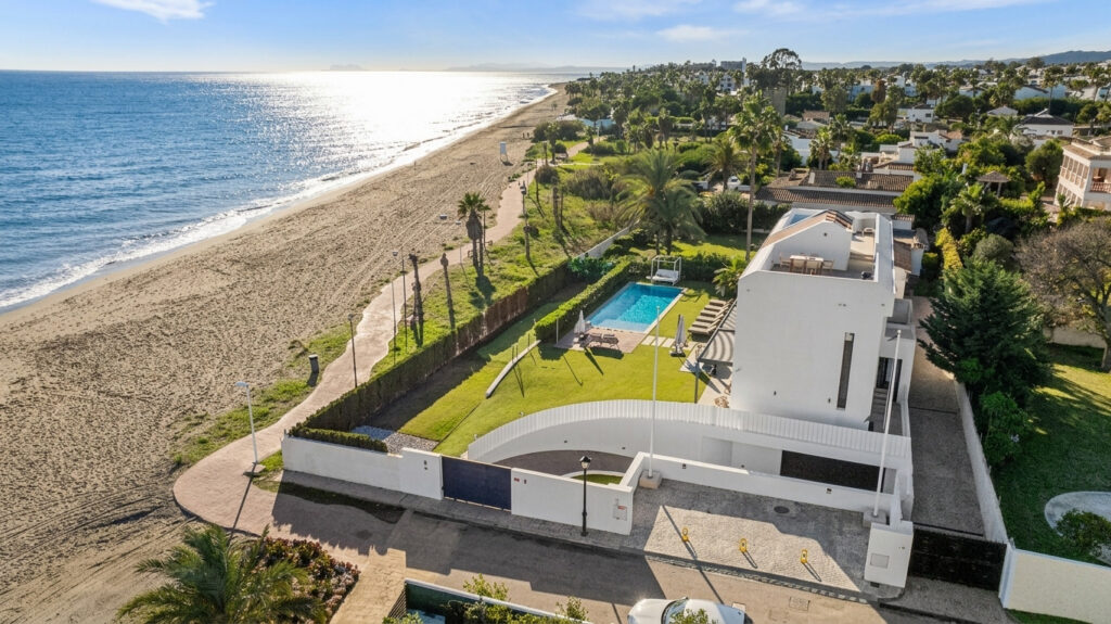 Villa – Estepona East – Estepona – 963